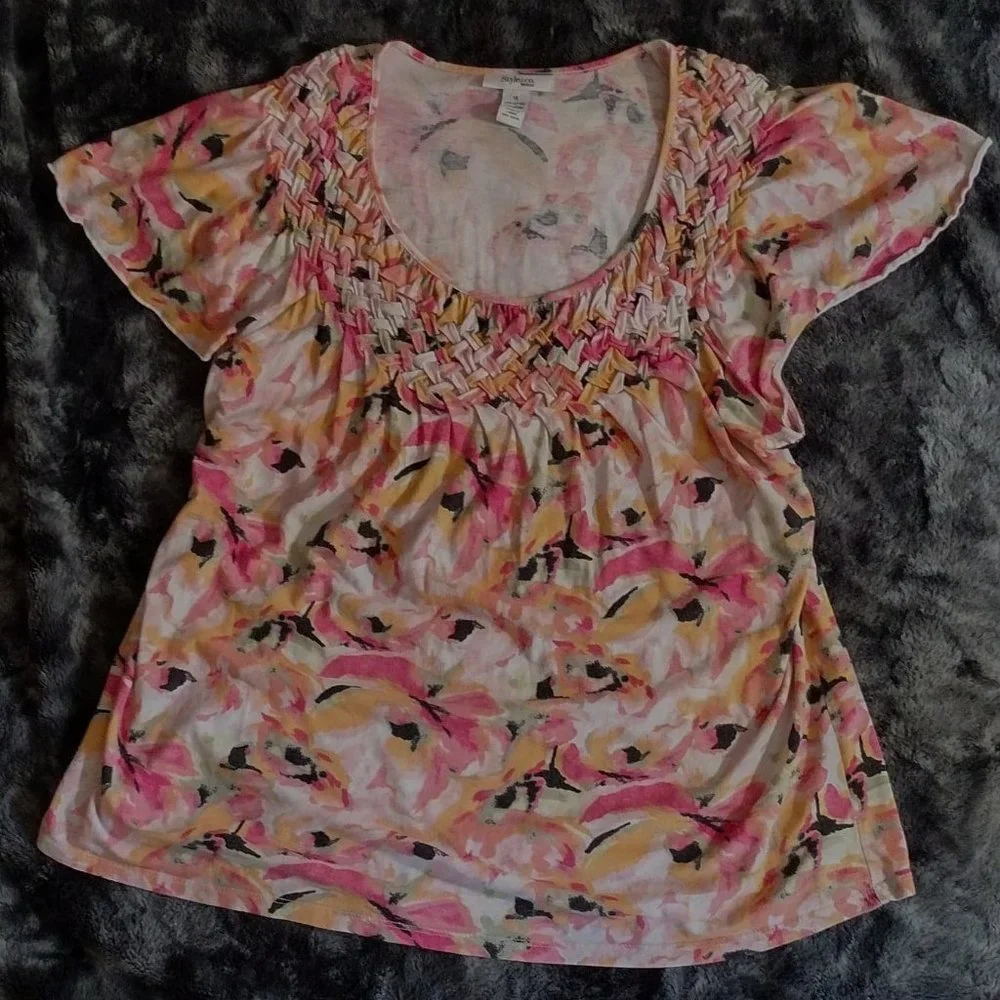 1X Style & Co. short sleeve watercolor top - Picture 4 of 4